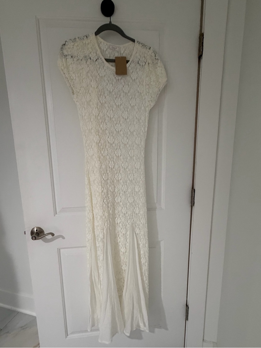 Cream Lace Maxi Dress - Elegant Women's Evening Gown
